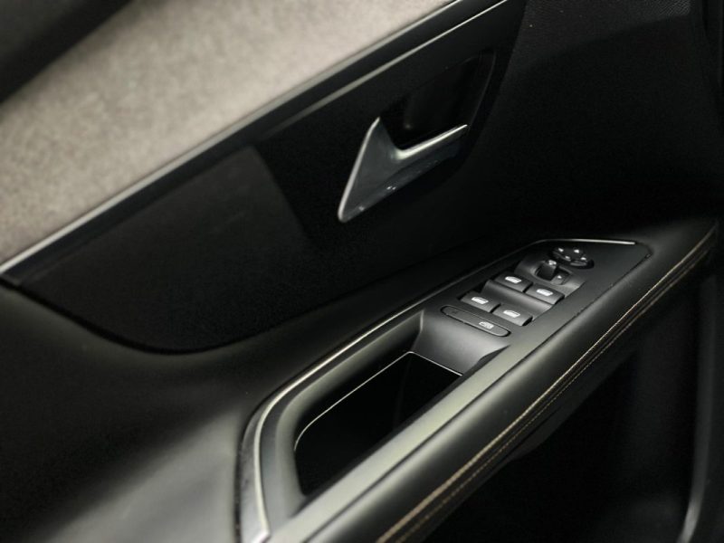 PEUGEOT 3008 2.0 BLUE HDi 180ch GT Line EAT8