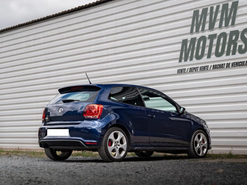 VOLKSWAGEN POLO 2011