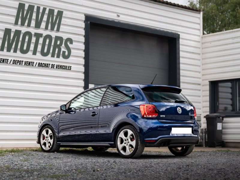 VOLKSWAGEN POLO 2011