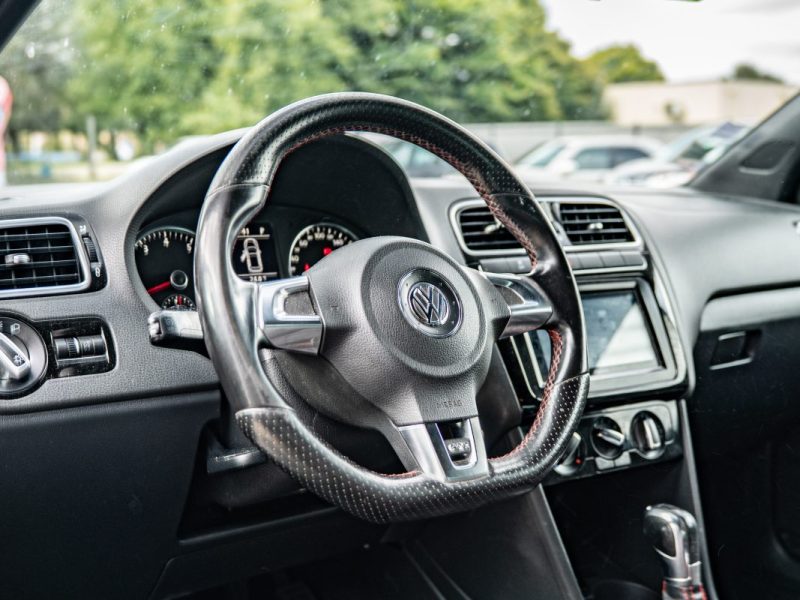 VOLKSWAGEN POLO 2011