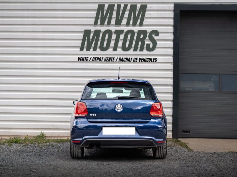 VOLKSWAGEN POLO 2011