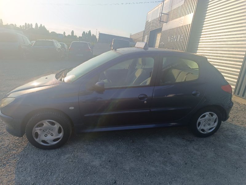 PEUGEOT 206 2001