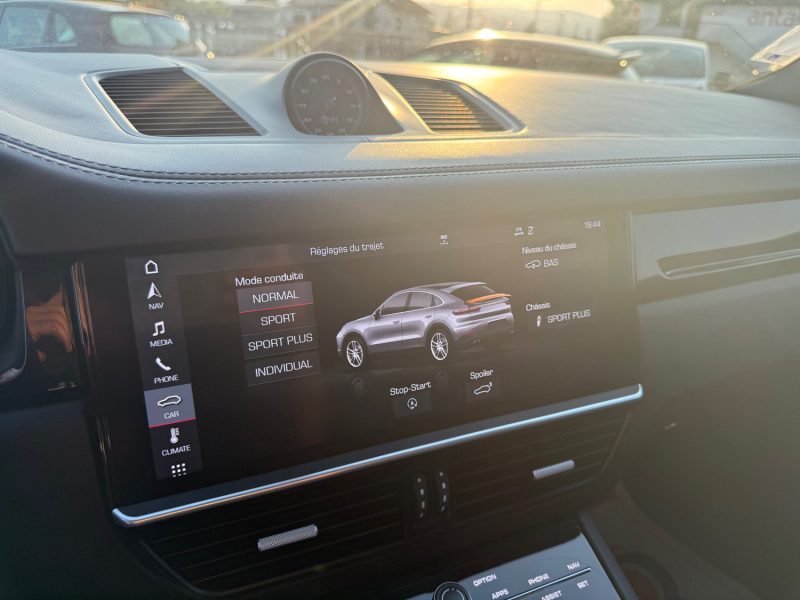 PORSCHE CAYENNE 2019