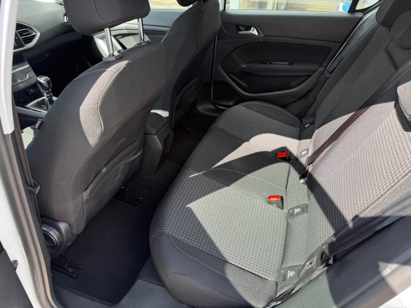 PEUGEOT 308 II (2)  BLUEHDI 100CV ACTIVE BUSINESSE - CARPLAY - COCKPIT - GARANTIe