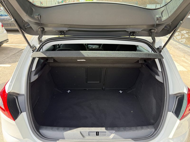 PEUGEOT 308 II (2)  BLUEHDI 100CV ACTIVE BUSINESSE - CARPLAY - COCKPIT - GARANTIe