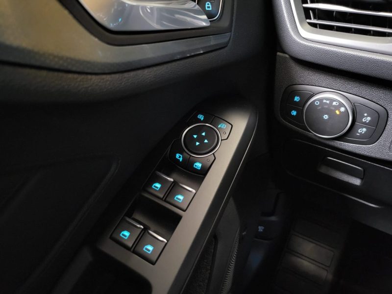 FORD FOCUS 1.0 ECOBOOST 125 ACTIVE BVA / TOIT OUVRANT / CARPLAY / SONO BO / SUIVI COMPLET / PREMIERE