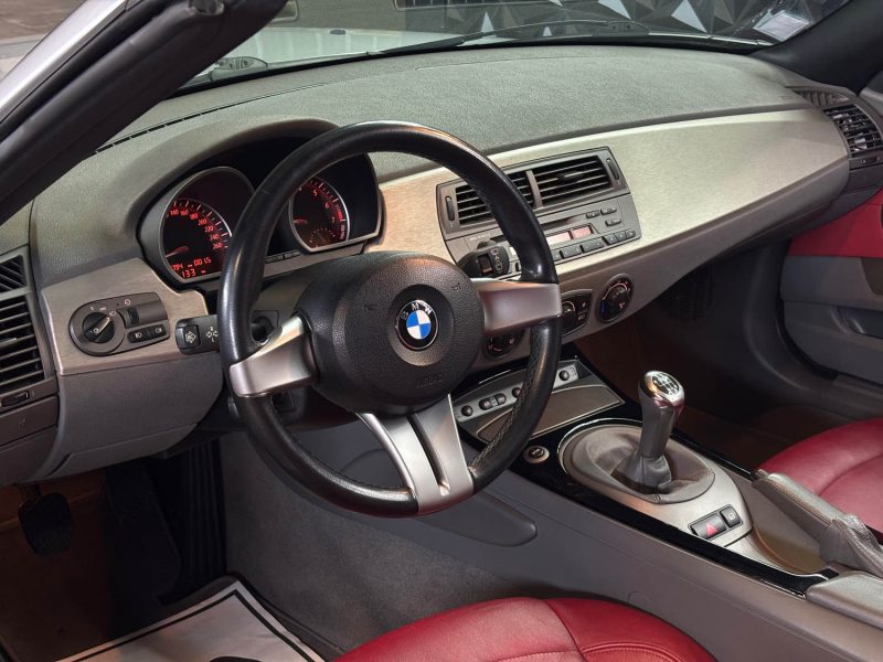 BMW E85 Z4 3.0 231 CH PACK M GARANTIE 