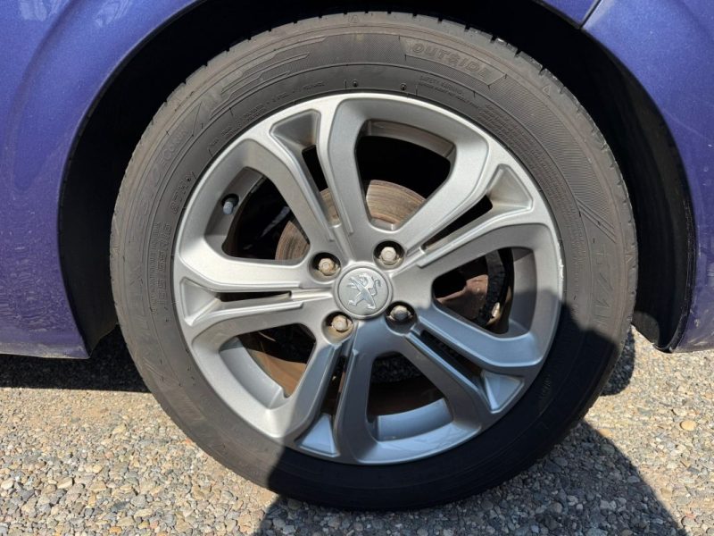 PEUGEOT 208 1.4l VTI 95CV 3P 2012