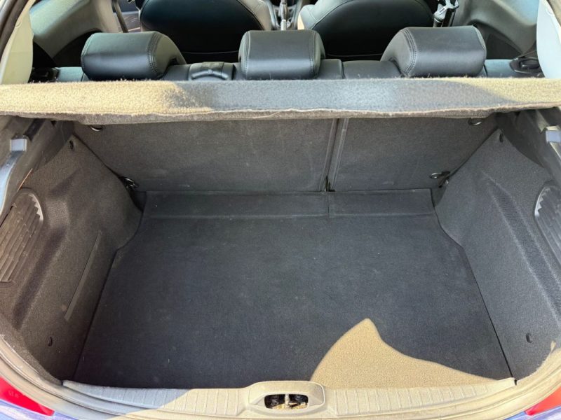 PEUGEOT 208 1.4l VTI 95CV 3P 2012