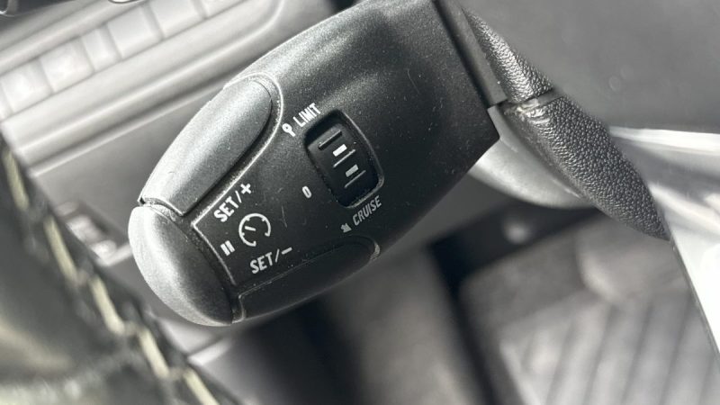 PEUGEOT 2008 1.6 E-HDI BVA ALLURE GARANTIE 6MOIS