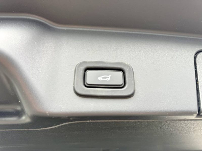 LAND ROVER RANGE ROVER EVOQUE II D200 4WD R-DYNAMIC SE BVA 9