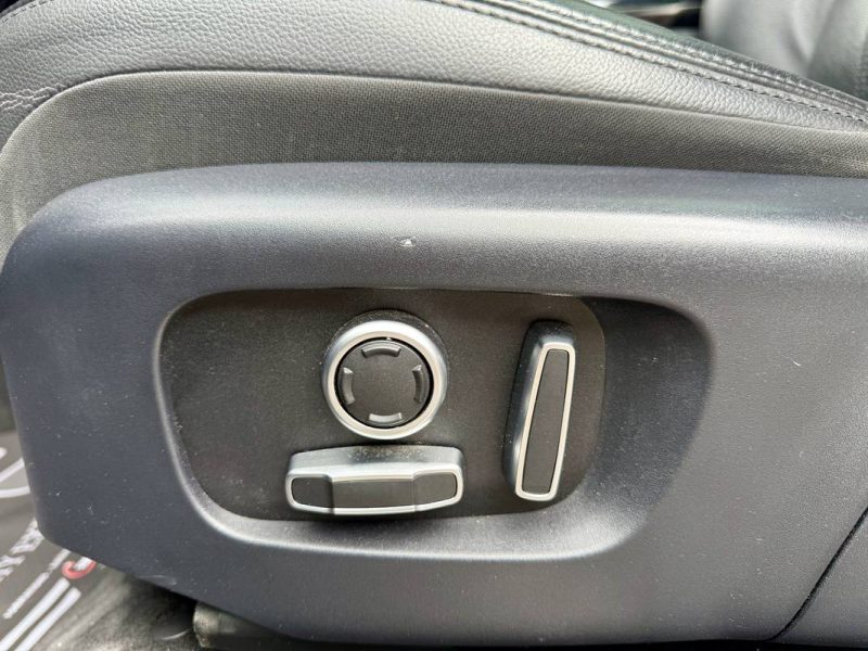 LAND ROVER RANGE ROVER EVOQUE II D200 4WD R-DYNAMIC SE BVA 9