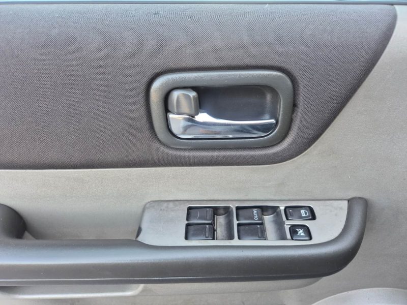 NISSAN NON DEFINI 2004