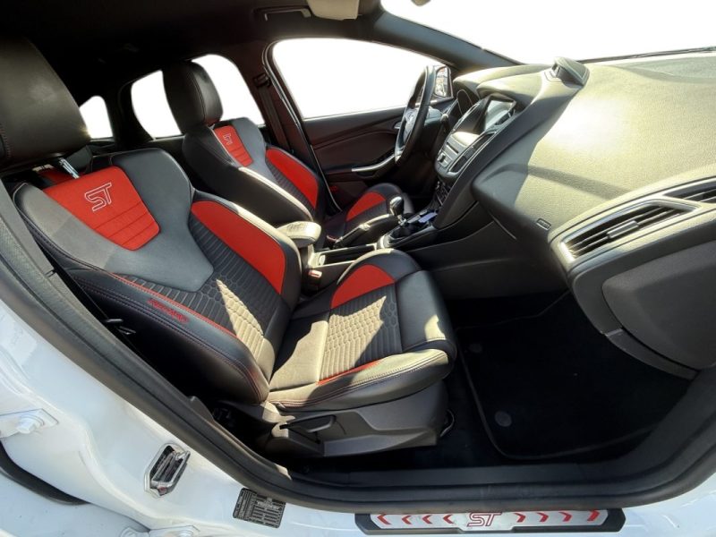 FORD FOCUS ST 2.0 250ch