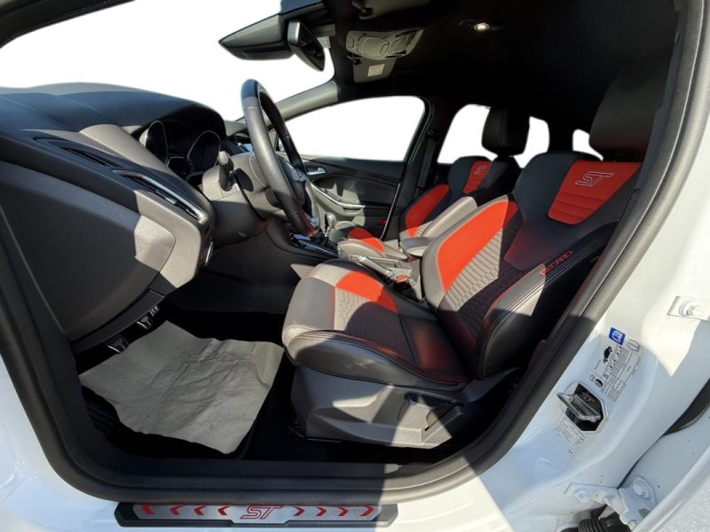 FORD FOCUS ST 2.0 250ch