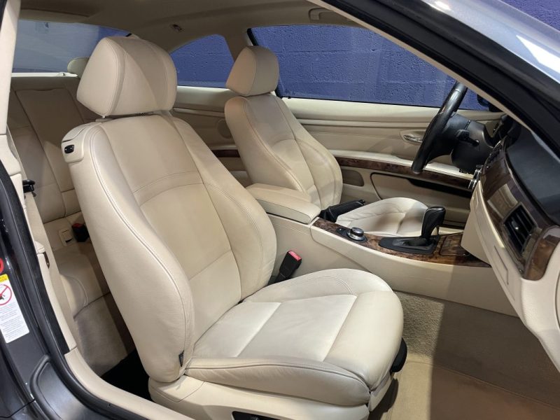 BMW SERIE 3 335i E92 306ch X-DRIVE BVA / SUIVI D'ENTRETIEN COMPLET 