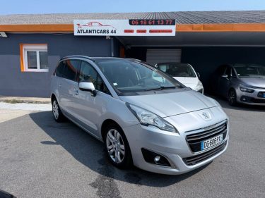 PEUGEOT 5008 2014