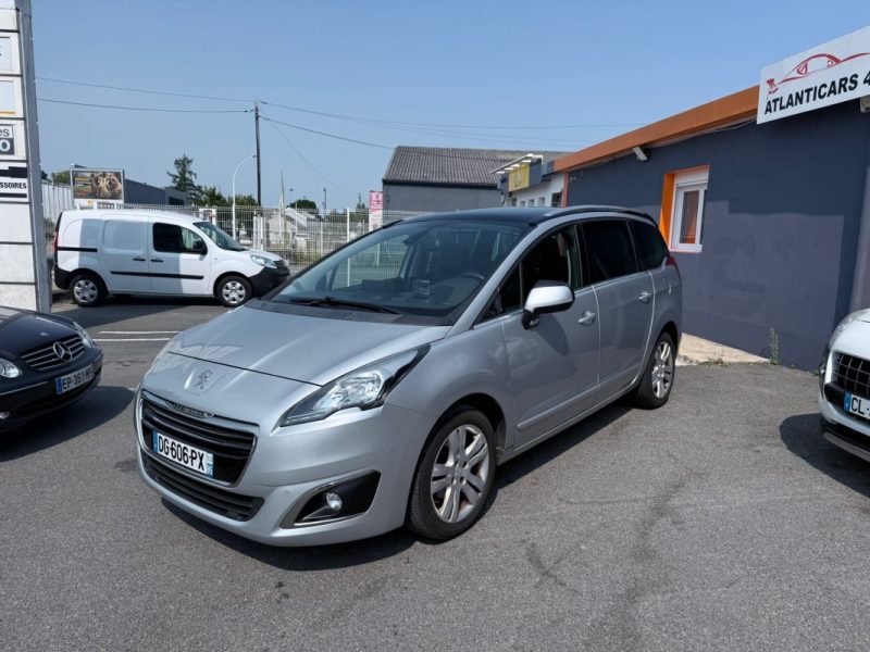 PEUGEOT 5008 2014