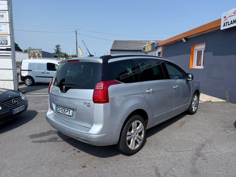 PEUGEOT 5008 2014