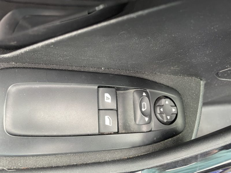 PEUGEOT 208 1.0L 68cv GARANTIE 3/12 MOIS