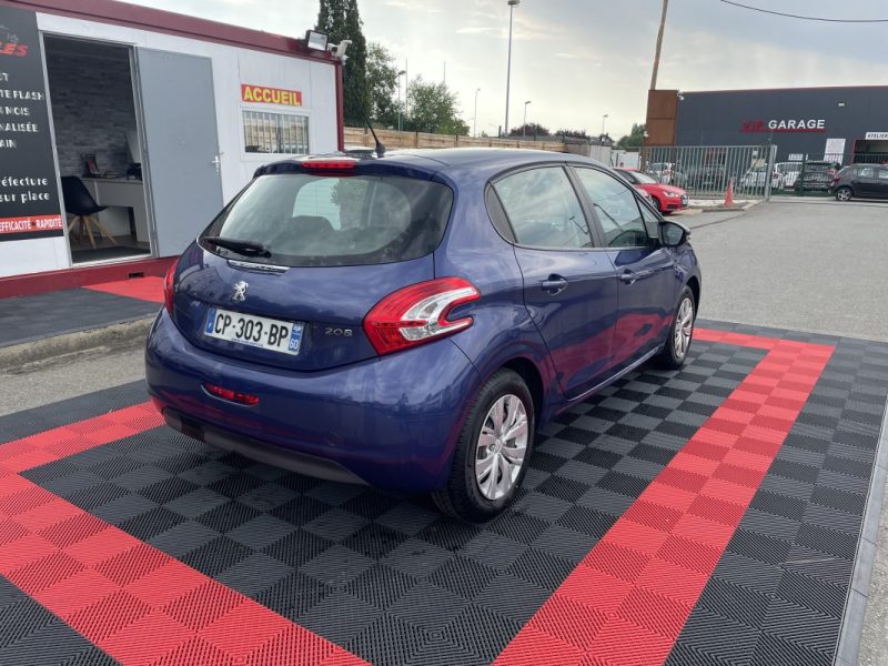 PEUGEOT 208 2012