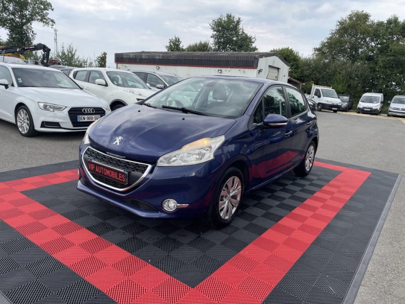 PEUGEOT 208 2012