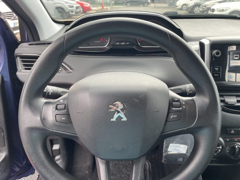 PEUGEOT 208 2012