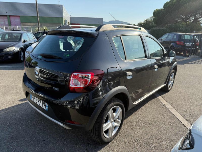 DACIA SANDERO 2015