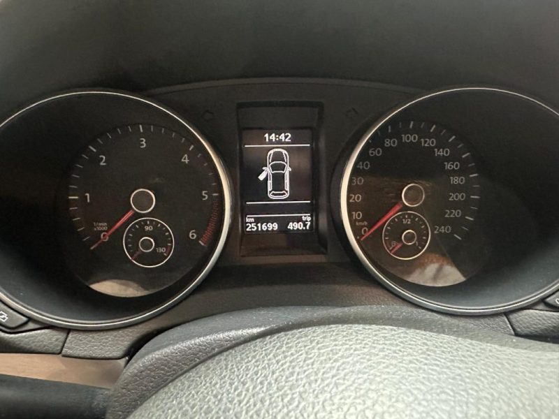 VOLKSWAGEN GOLF VI 1.6 TDI 105ch BlueMotion 2011