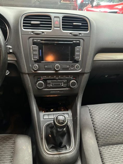 VOLKSWAGEN GOLF VI 1.6 TDI 105ch BlueMotion 2011