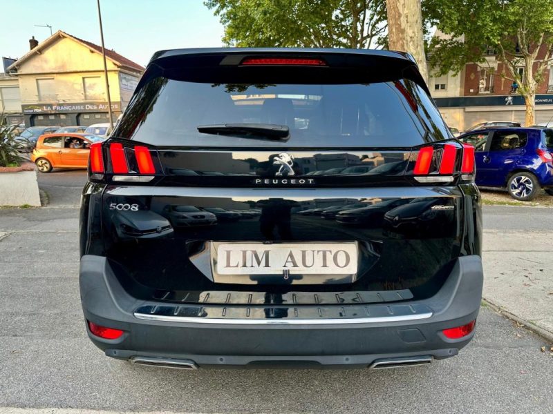 PEUGEOT 5008 2020