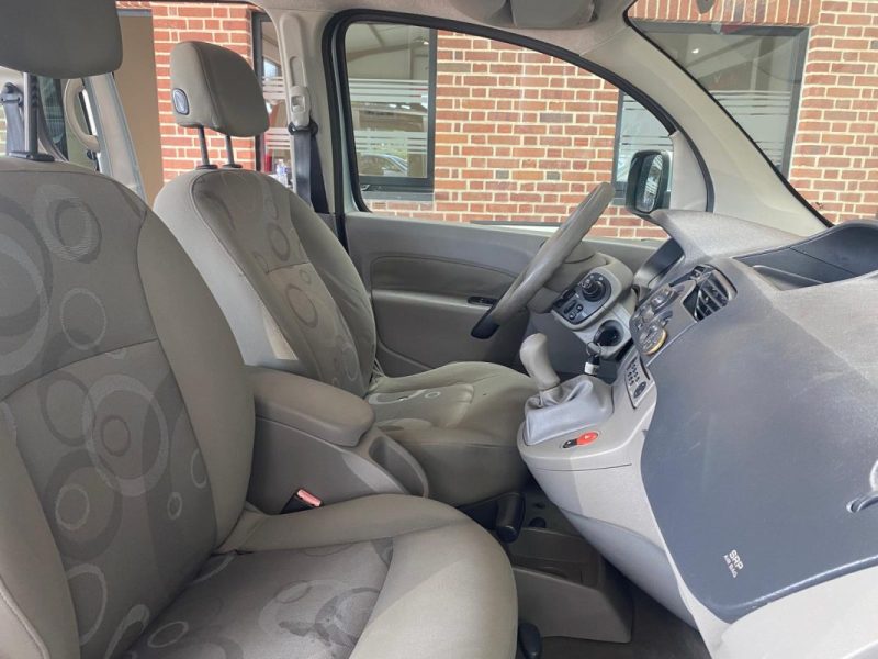 RENAULT KANGOO 1.5 DCI 70ch 🚐 Distri OK 🔧 / Barres de toit 🛞 / Garantie 6 mois ✅