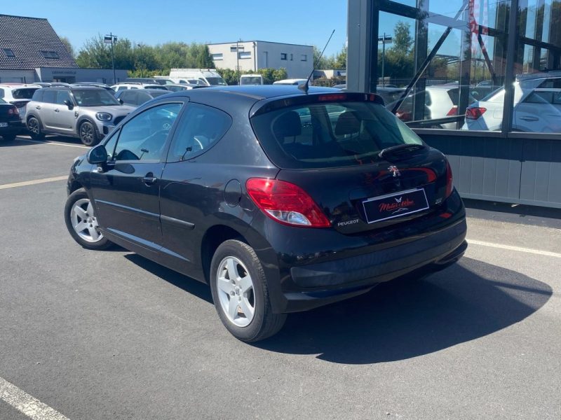 PEUGEOT 207 2010
