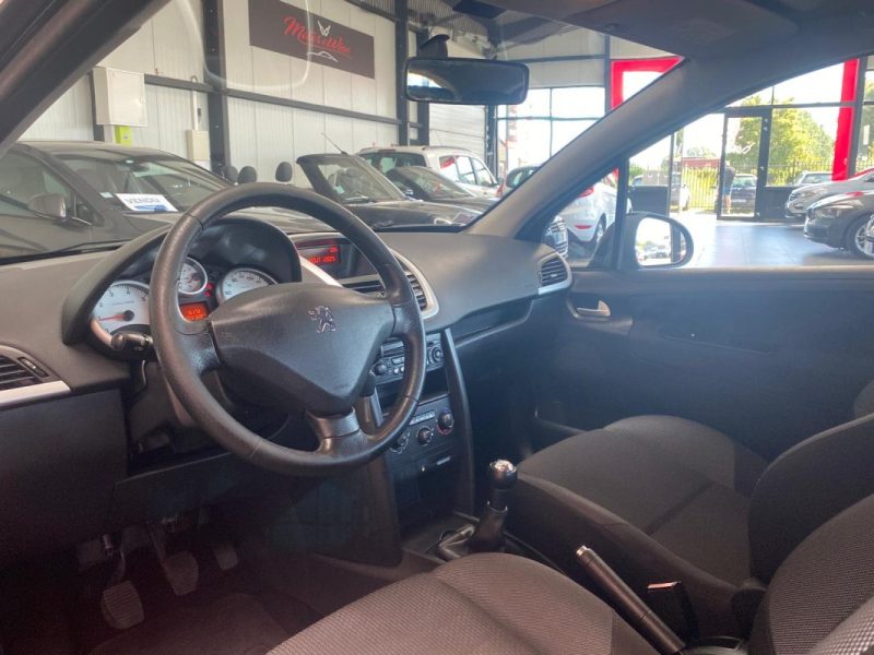 PEUGEOT 207 2010