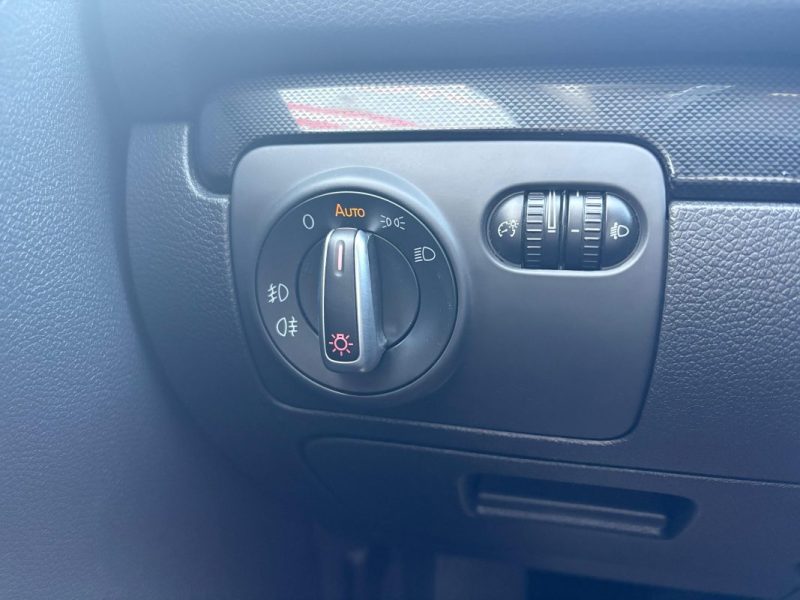 VOLKSWAGEN GOLF 2.0 TDI 140ch FAP Carat GARANTIE 12 MOIS 