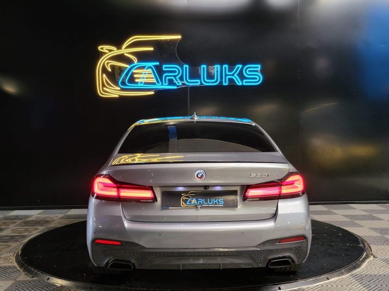 BMW SERIE 5 530 I 252cv M SPORT / TOIT OUVRANT / ECLAIRAGE D\'AMBIANCE / SIEGE ELECRIQUE A MEMOIRE