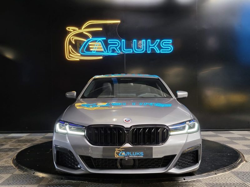 BMW SERIE 5 530 I 252cv M SPORT / TOIT OUVRANT / ECLAIRAGE D\'AMBIANCE / SIEGE ELECRIQUE A MEMOIRE