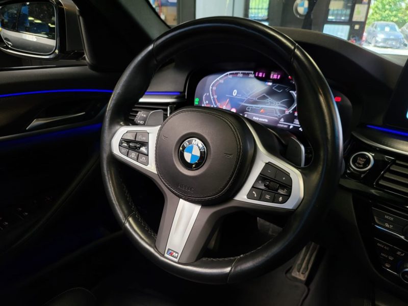 BMW SERIE 5 530 I 252cv M SPORT / TOIT OUVRANT / ECLAIRAGE D\'AMBIANCE / SIEGE ELECRIQUE A MEMOIRE