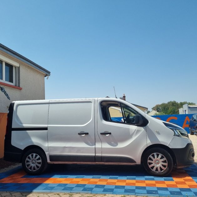 RENAULT TRAFIC 2021