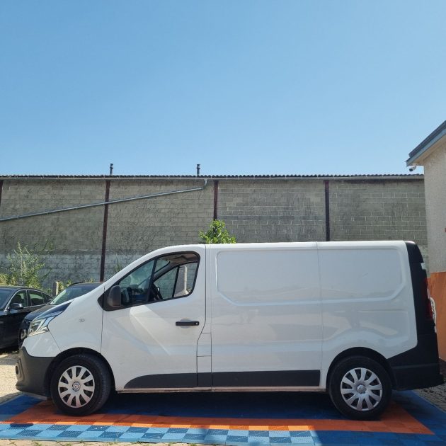 RENAULT TRAFIC 2021