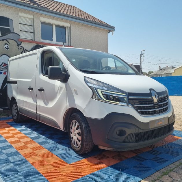 RENAULT TRAFIC 2021