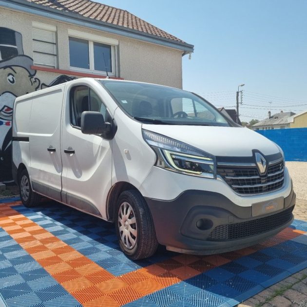 RENAULT TRAFIC 2021
