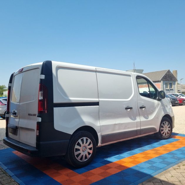 RENAULT TRAFIC 2021