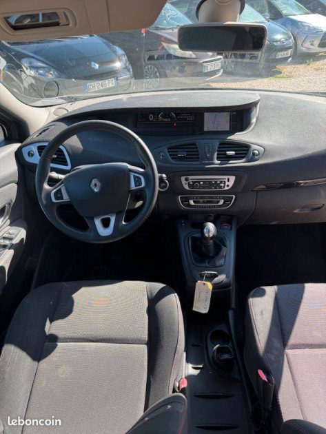 RENAULT MEGANE SCENIC 2012