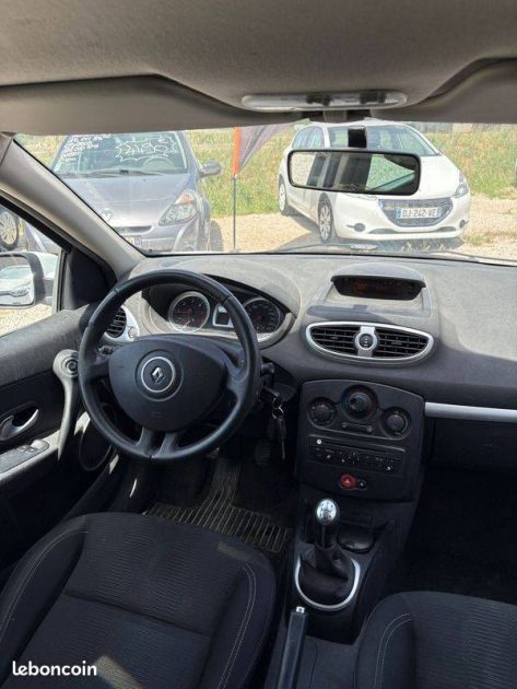 RENAULT CLIO 2009
