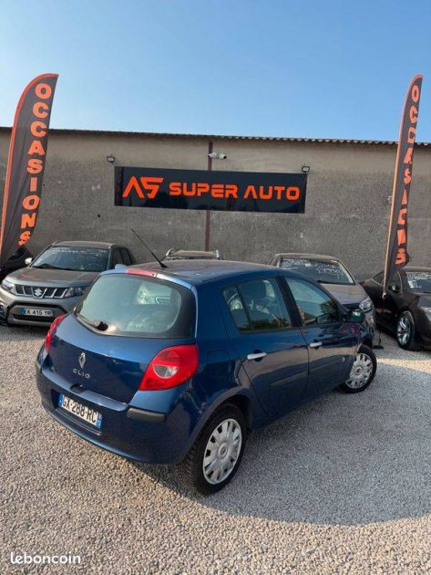 RENAULT CLIO 2005