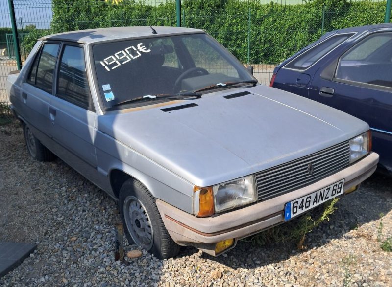 RENAULT R9 1982