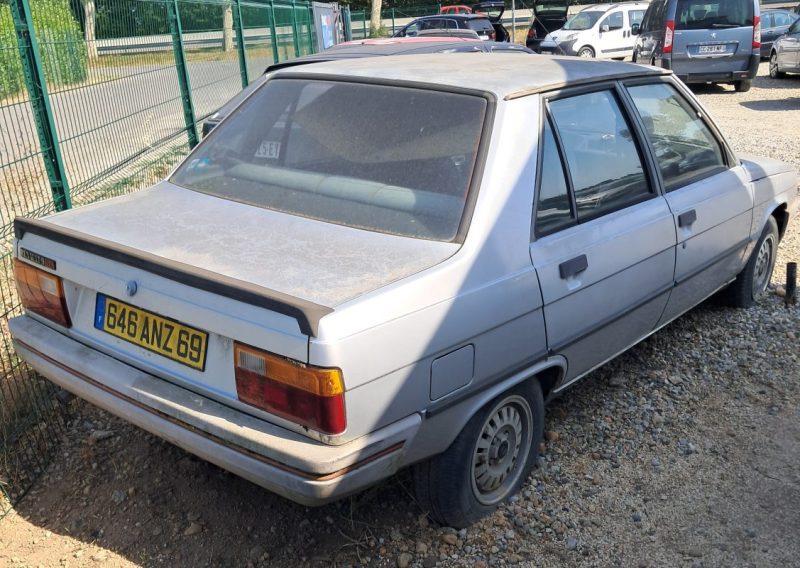 RENAULT R9 1982