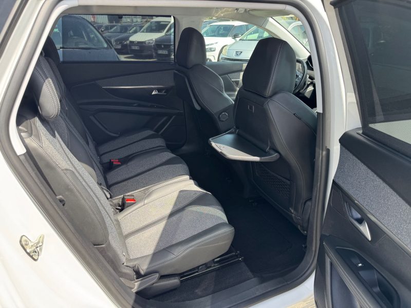 PEUGEOT 5008 1.5 HDi 130ch ALLURE EAT8 TVA