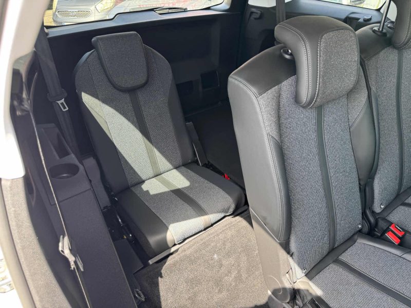 PEUGEOT 5008 1.5 HDi 130ch ALLURE EAT8 TVA